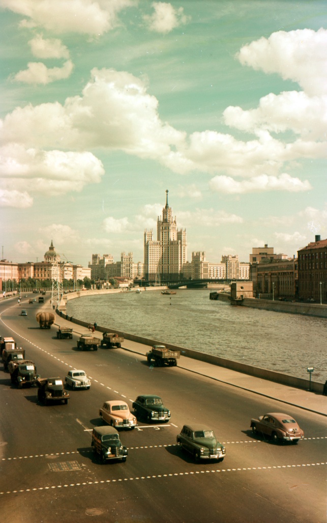 как в 1954 году регулировали движение транспорта в Москве
