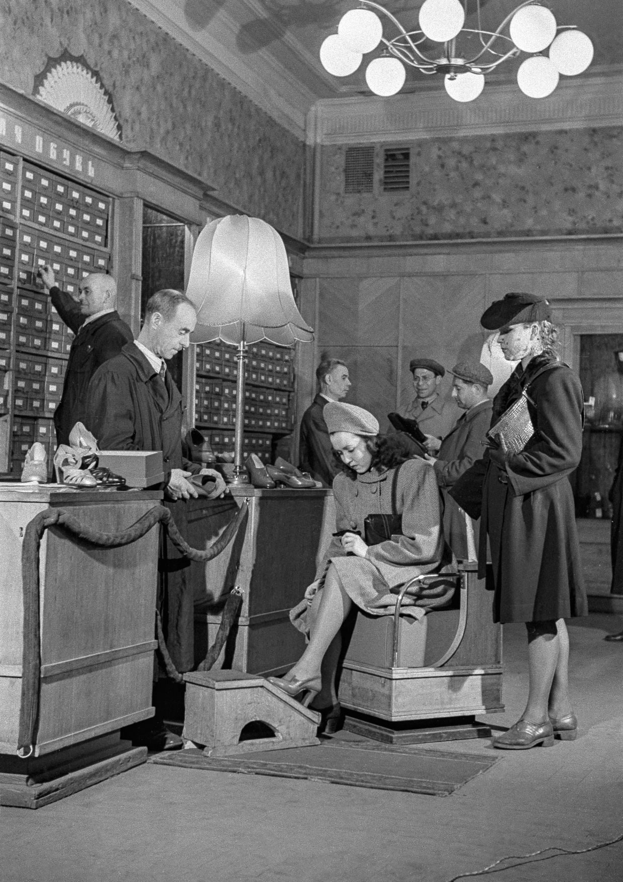 как в 1942 году в Москве боролись с дефицитом товаров