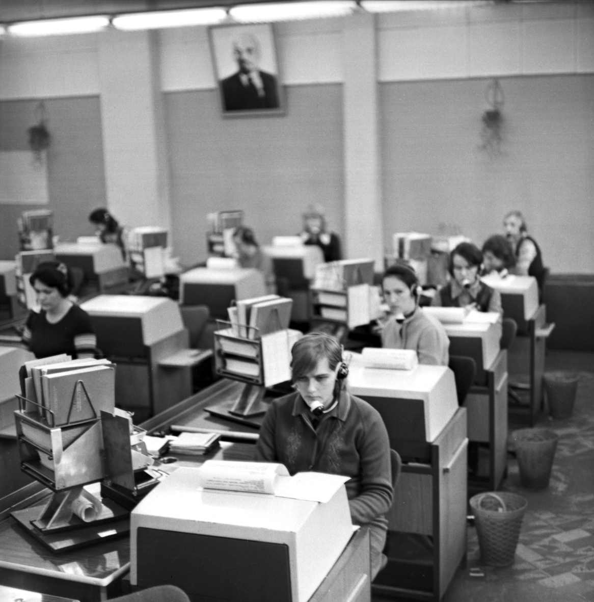У истоков связи: как работали первые телефонистки