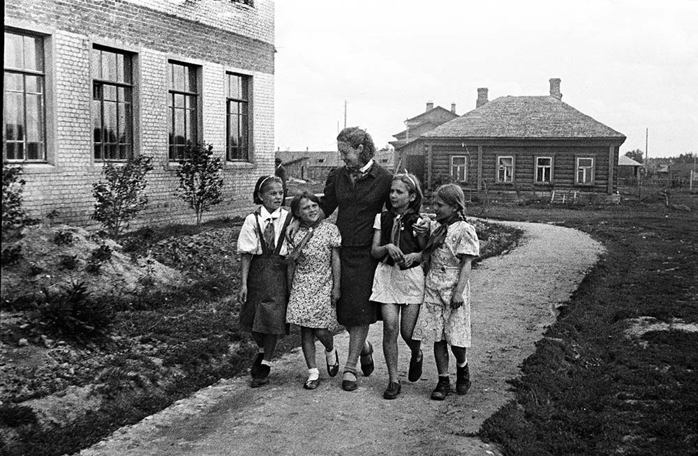 «Эвакуированы мы…»