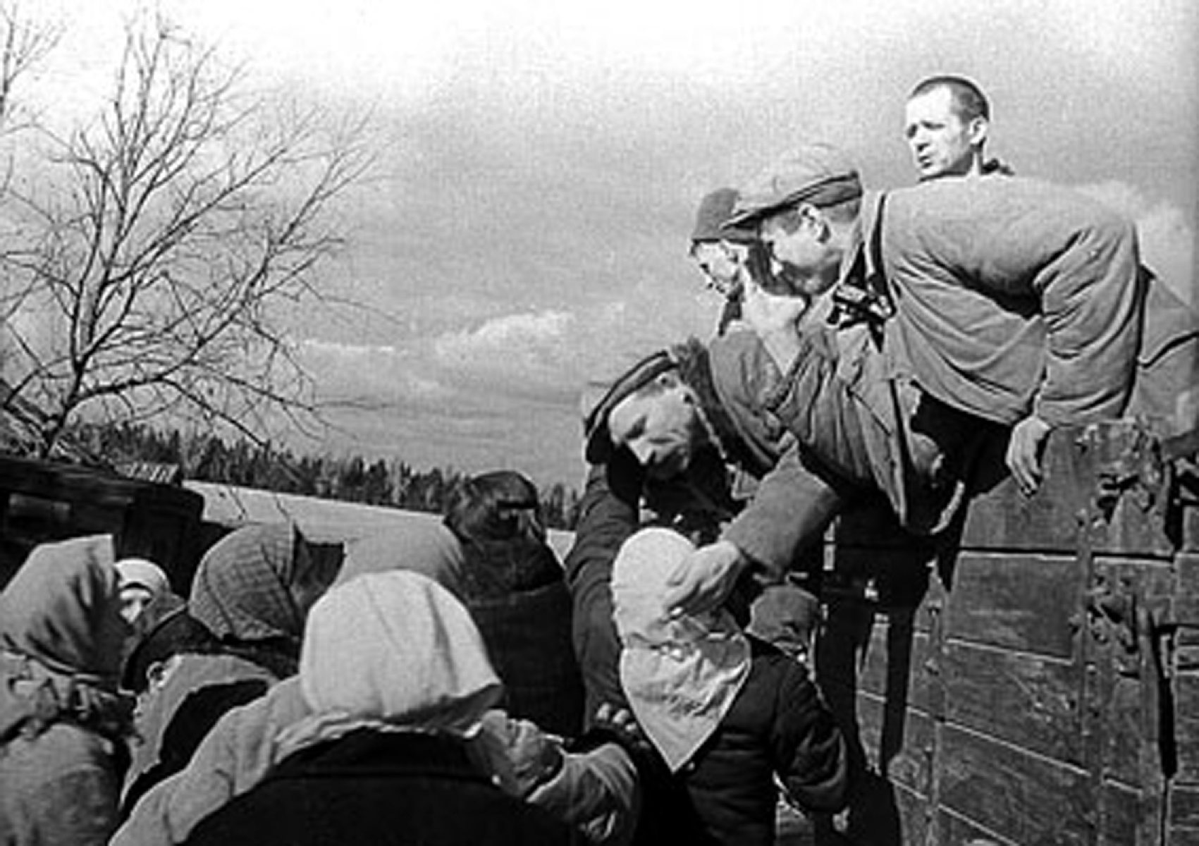 Почти 200 аудиозаписей