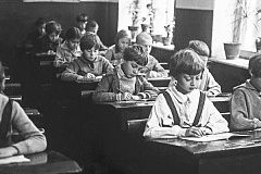 Как учились и учили в Москве: Главархив поделился материалами об истории школьного образования ко Дню учителя
