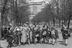 Как жили, учились и работали москвичи: музей акции «Москва — с заботой об истории» приглашает на онлайн-выставки