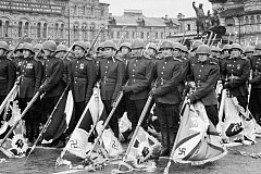 Более 15 тысяч комплектов военной формы и 1850 единиц боевой техники: Главархив – о Параде Победы 24 июня 1945 года