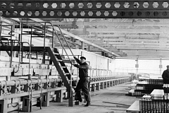 Новинки 1960-х годов в строительстве: Главархив — о запуске технологии производства стеклянных волокон