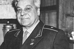 Главархив – о спасителе челюскинцев Анатолии Ляпидевском